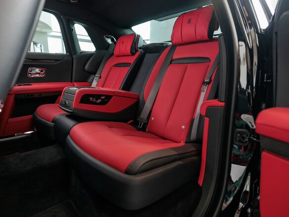2022 Rolls-Royce Ghost Black Badge II (Series I), чёрный - вид 30