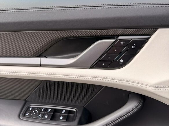 2022 Porsche Taycan Sport Turismo I, серый, 8600000 рублей - вид 8
