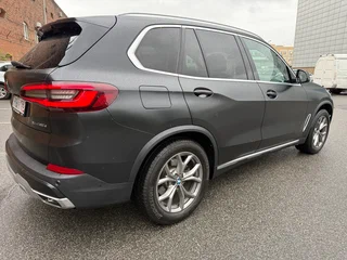 2021 BMW X5 30d IV (G05/G18), чёрный, 7490000 рублей, вид 5