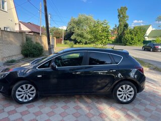 2013 Opel Astra J Рестайлинг, чёрный, 690000 рублей, вид 5