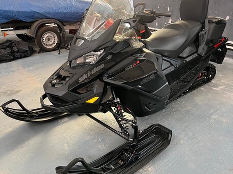 2023 BRP Ski-Doo Grand Touring 900 ACE, чёрный, 2300000 рублей, вид 3