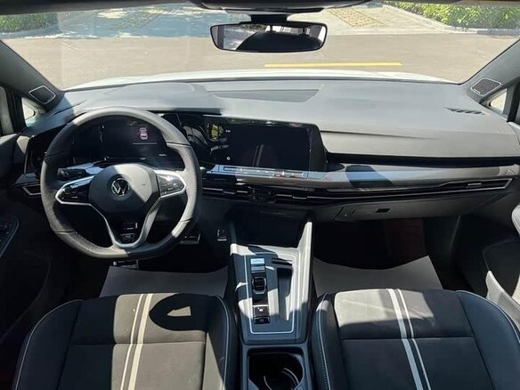 2022 Volkswagen Golf VIII, белый, 1900000 рублей - вид 11