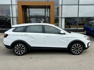 2024 Lada (ВАЗ) Vesta SW Cross I Рестайлинг (NG), белый, 1384000 рублей, вид 4