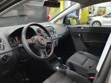 2011 Volkswagen Golf Plus II, серый, 890000 рублей - вид 9