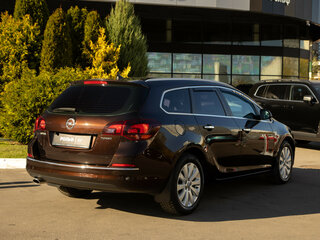 2012 Opel Astra J Рестайлинг, коричневый, 718000 рублей, вид 4