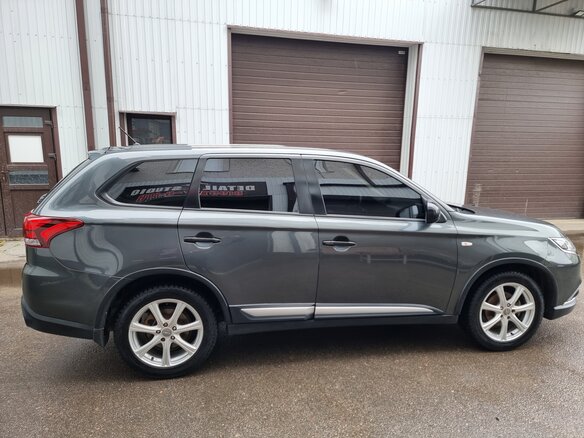 2016 Mitsubishi Outlander III Рестайлинг 2, серый, 1595000 рублей - вид 24