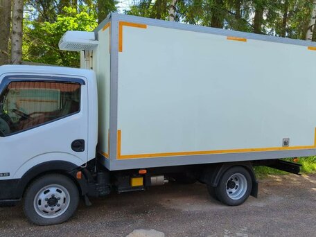 2011 Nissan Cabstar, белый, 1400000 рублей, вид 2