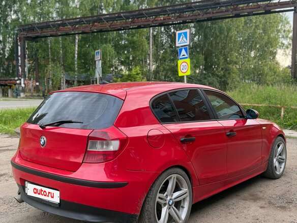 2006 BMW 1 серии 116i I (E81/E82/E87/E88), красный, 600000 рублей - вид 3