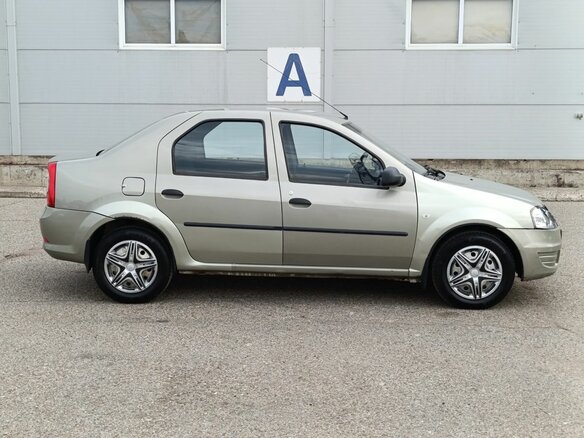 2011 Renault Logan I Рестайлинг, бежевый, 370000 рублей - вид 3
