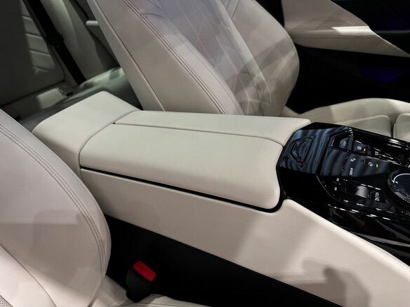 2024 BMW 5 серии 520i VIII (G60/G61/G68), серый, 6200000 рублей - вид 14