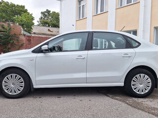 2017 Volkswagen Polo V Рестайлинг, белый, 1000000 рублей, вид 5