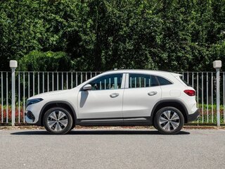 2024 Mercedes-Benz EQA 260 I Рестайлинг, белый, 4250000 рублей, вид 4