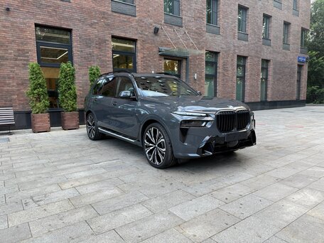 2024 BMW X7 40d I (G07) Рестайлинг, серый, 14999000 рублей, вид 4