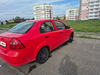 2009 Chevrolet Aveo I Рестайлинг, красный, 230000 рублей, вид 5