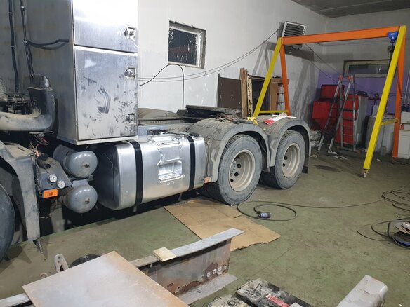 2004 Volvo FH, серебристый, 5500000 рублей - вид 16