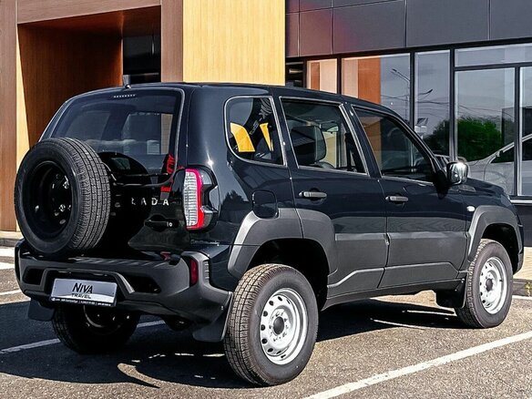 2025 Lada (ВАЗ) Niva Travel I, чёрный, 1763000 рублей - вид 4