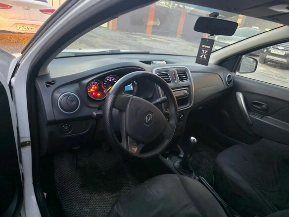2016 Renault Logan II, белый, 160000 рублей - вид 3