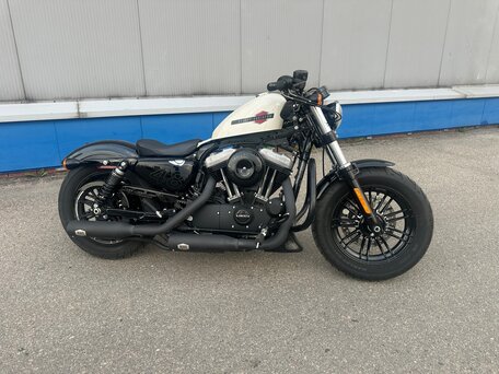 2021 Harley-Davidson Sportster 1200, белый, 1410000 рублей, вид 2
