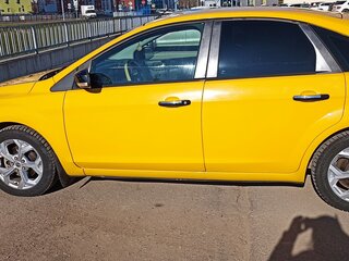 2011 Ford Focus II Рестайлинг, жёлтый, 615000 рублей, вид 4