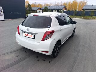 2013 Toyota Vitz III (XP130), белый, 720000 рублей, вид 4