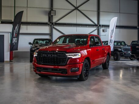 2026 Ram 1500 Crew Cab V Рестайлинг, красный, 9990000 рублей, вид 1