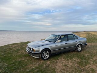 1989 BMW 5 серии 520i III (E34), серебристый, 319000 рублей, вид 2