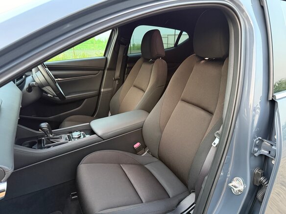 2019 Mazda 3 IV (BP), серый, 1600000 рублей - вид 13