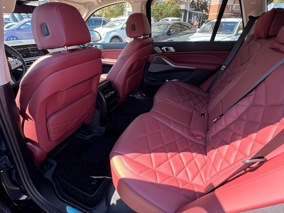 2022 BMW X5 Long 30Li IV (G05/G18), синий, 7400000 рублей - вид 16