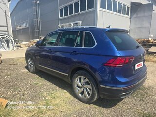 2021 Volkswagen Tiguan II Рестайлинг, синий, 2150000 рублей, вид 3