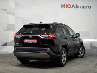 2021 Toyota RAV4 V (XA50), чёрный, 3650000 рублей, вид 4