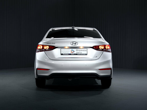 2017 Hyundai Solaris II, серебристый, 1149900 рублей - вид 5