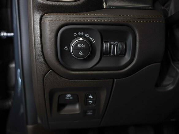 2026 Ram 1500 Crew Cab V Рестайлинг, синий, 9590000 рублей - вид 12