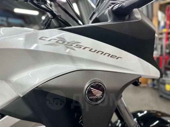 2015 Honda VFR 800X (Crossrunner), белый, 890000 рублей - вид 16
