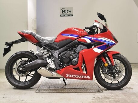 2026 Honda CBR 650R, красный, 1032000 рублей, вид 2