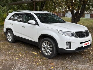 2017 Kia Sorento II Рестайлинг, белый, 1900000 рублей, вид 3