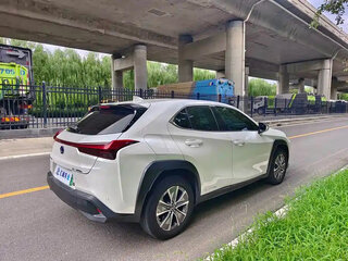 2023 Lexus UX 300e I, белый, 2287000 рублей, вид 4