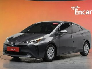 2021 Toyota Prius IV Рестайлинг (XW50), серый, 1660000 рублей, вид 1