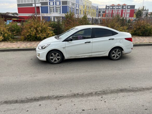 2012 Hyundai Solaris I, белый, 814000 рублей - вид 5
