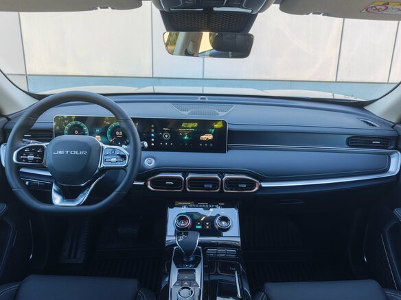 2026 Jetour X70+ I Рестайлинг, белый, 3399000 рублей - вид 12