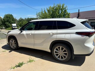 2020 Toyota Highlander IV (XU70), белый, 4500000 рублей, вид 4