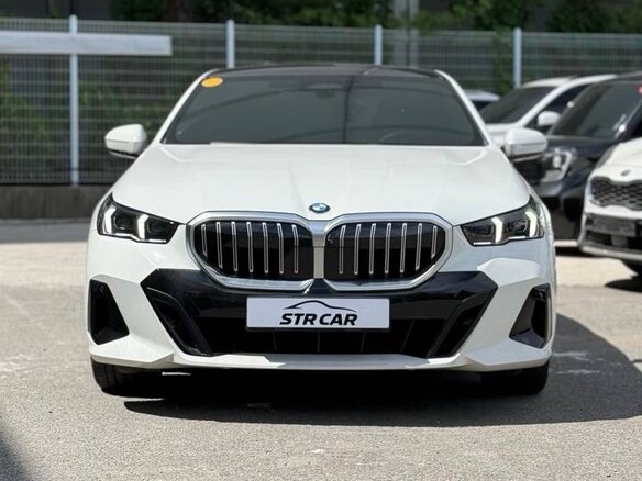 2024 BMW 5 серии 523d VIII (G60/G61/G68), белый, 6985000 рублей - вид 1