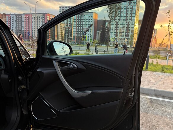2011 Opel Astra J, чёрный - вид 29