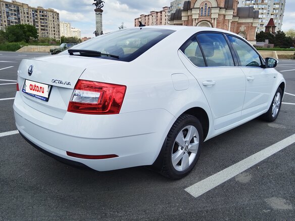 2020 Skoda Octavia III (A7) Рестайлинг, белый - вид 4