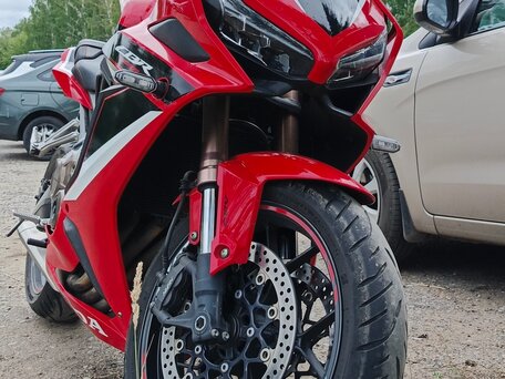 2021 Honda CBR 650R, красный, 850000 рублей, вид 1
