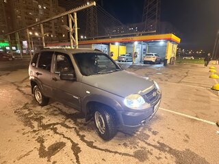 2012 Chevrolet Niva I Рестайлинг, серый, 260000 рублей, вид 1