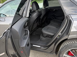 2021 Audi Q8 55 TFSI I (4M), серый, 5800000 рублей, вид 4