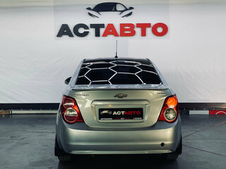 2013 Chevrolet Aveo II, серебристый, 400000 рублей, вид 5