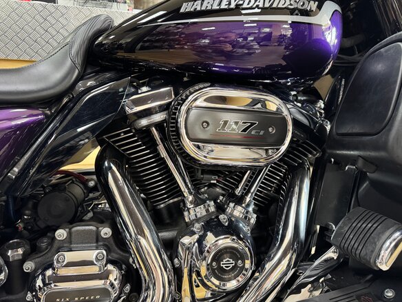 2020 Harley-Davidson CVO Limited, фиолетовый, 2690000 рублей - вид 6