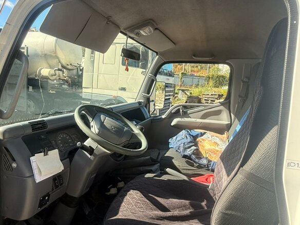 2017 Fuso (Mitsubishi) Canter, белый, 3000000 рублей - вид 12