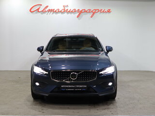 2024 Volvo V60 Cross Country II, синий, 6390000 рублей, вид 2